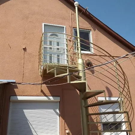 Hanga * Balatonlelle